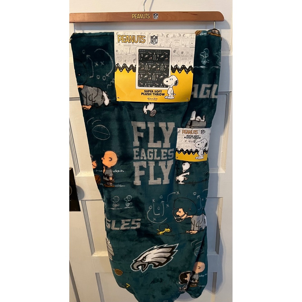 Philadelphia Eagles Peanuts Snoopy Plush Throw Blanket 60x70 Super Soft NFL New